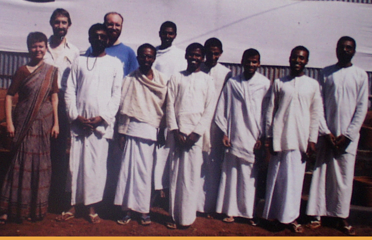 The first batch of Brahmacharis whom Gurudev taught the complete Brahmachari Course